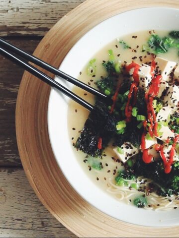 easy ramen noodle bowl_hot for food