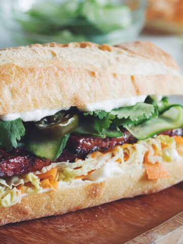 bbq tempeh banh mi_hot for food